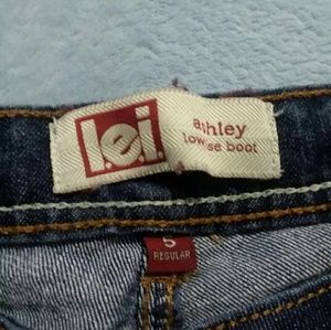 lei Jeans - L.E.I Boot Cut Jeans Size 5 lei Jeans - L.E.I Boot Cut Jeans Size 5